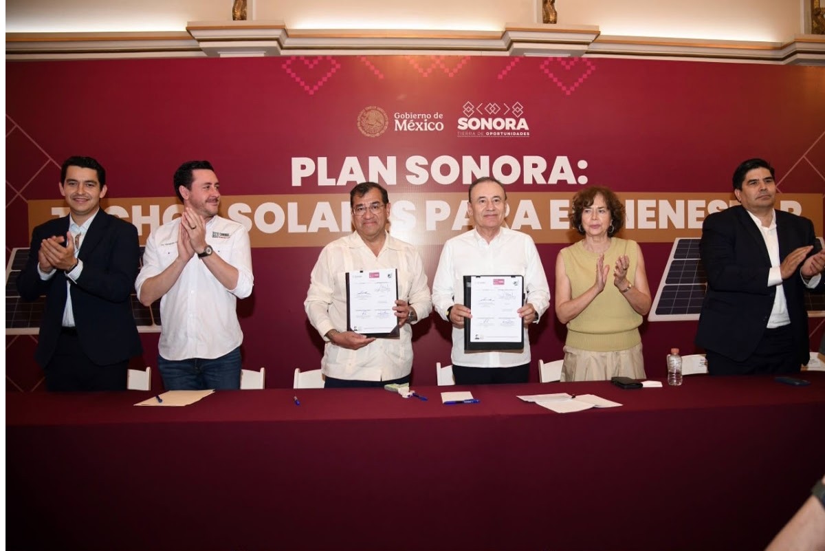 Gobernador Durazo lleva energía solar a hogares para reducir hasta 70% el recibo de luz